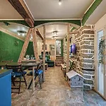 Hide Hub Guest דירה וליקו טורנובו