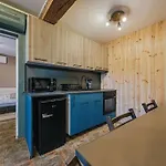 Hide Hub Guest דירה וליקו טורנובו