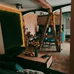 Hide Hub Guest