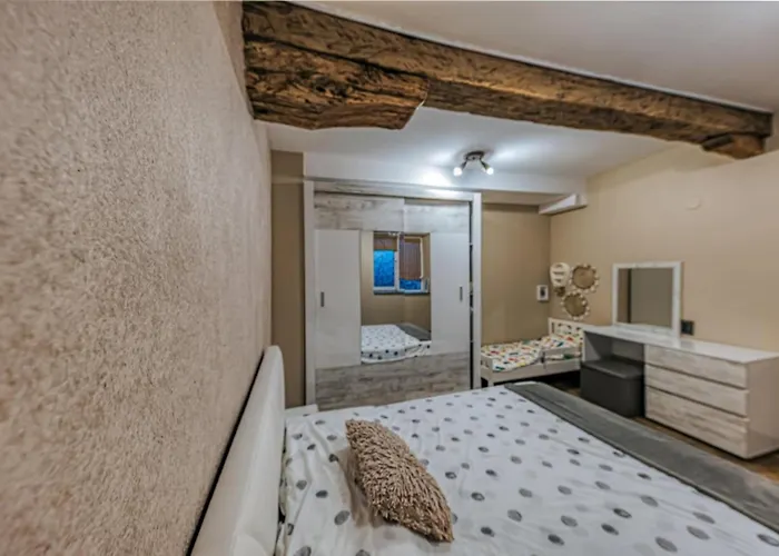 Hide Hub Guest * Veliko Tŭrnovo